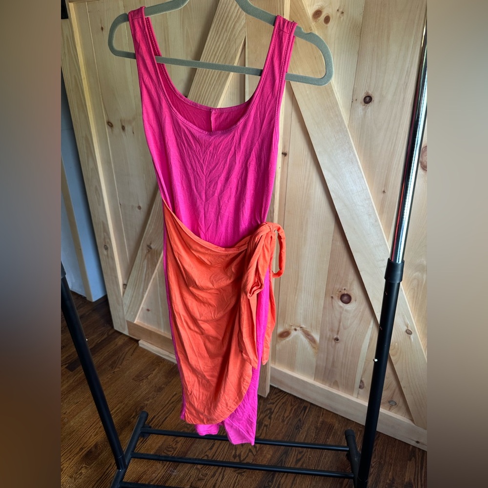 Vibrant Sleeveless Dress with Tie Detail
